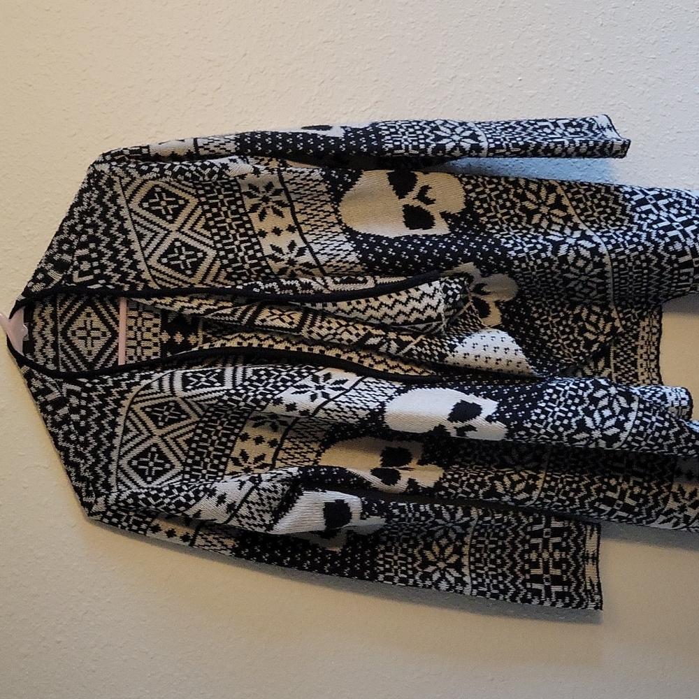 Skull 💀 cardigan sweater